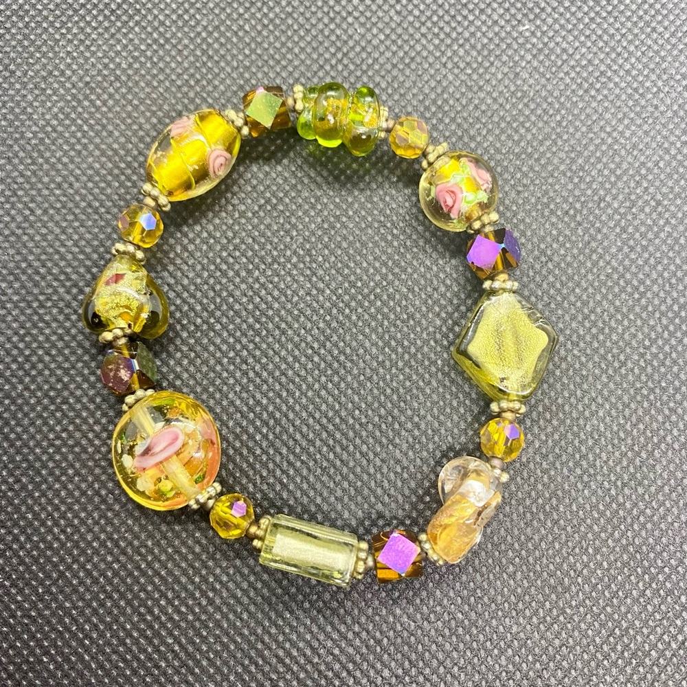 🔴 Decorated Glass Bead Stretchy Bracelet